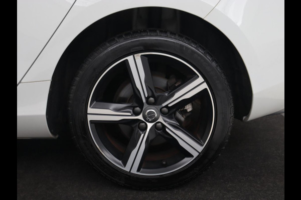 Volvo V40 1.5 T3 Polar+ Sport | Panoramadak | Stoelverwarming | Camera | Full LED | Navigatie | Park Assist | Harman/Kardon | Keyless | R Design