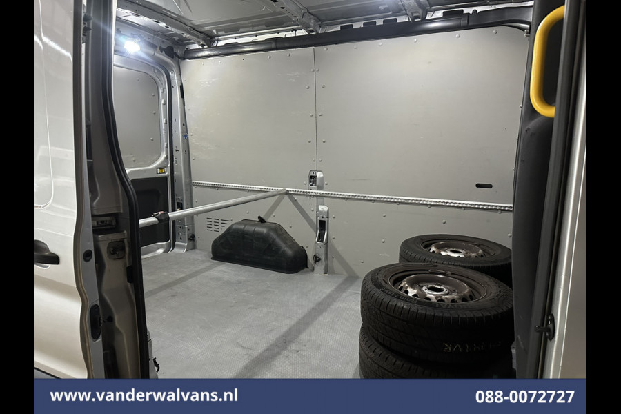 Ford Transit 2.0 TDCI 130pk L2H2 Euro6 Airco | Camera | Navigatie | Apple Carplay | Android Auto LED, Cruiscontrol, Verwarmde Voorruit, Parkeersensoren, Bijrijdersbank