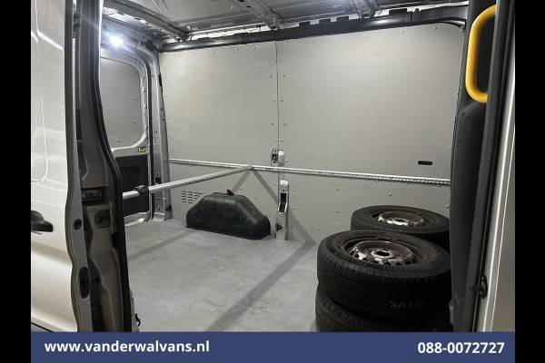 Ford Transit 2.0 TDCI 130pk L2H2 Euro6 Airco | Camera | Navigatie | Apple Carplay | Android Auto LED, Cruiscontrol, Verwarmde Voorruit, Parkeersensoren, Bijrijdersbank