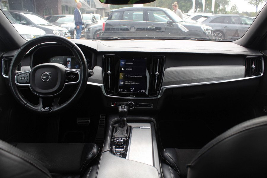 Volvo V90 2.0 D3 R-Design / Trekhaak / Panoramadak / Camera / Head-up / Leder / 19'' / Standverwarming / Dodehoek / Stuur+Stoelverwarming / Elektr. achterklep / ACC