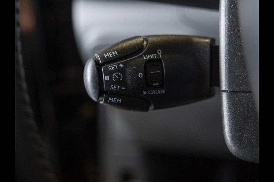 Citroën C3 1.2 PureTech Shine / 82pk / Trekhaak / Achteruitrij camera /