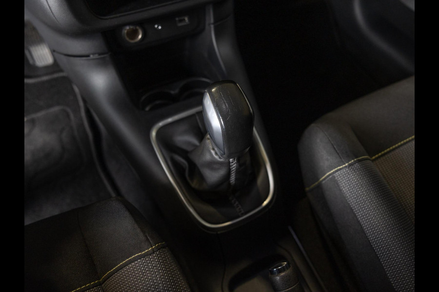 Citroën C3 1.2 PureTech Shine / 82pk / Trekhaak / Achteruitrij camera /