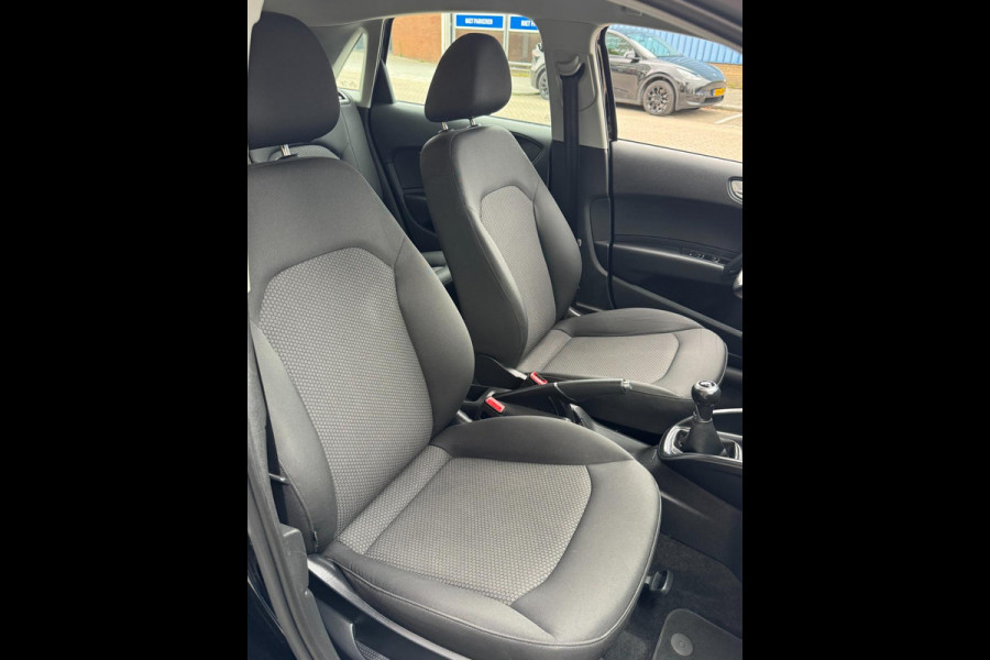 Audi A1 Sportback 1.0 TFSi Design - Navigatie I Airco I PDC I Nwe 18 inch Sport velgen I Comfort pakket I Dealer onderhouden