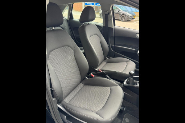 Audi A1 Sportback 1.0 TFSi Design - Navigatie I Airco I PDC I Nwe 18 inch Sport velgen I Comfort pakket I Dealer onderhouden
