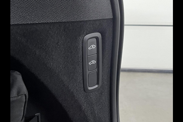 Volvo XC90 2.0 T8 Plug-in hybrid Plus Dark *Facelift* | Luchtvering | Open dak | Adapt. Cruise | Harman & Kardon | Google |