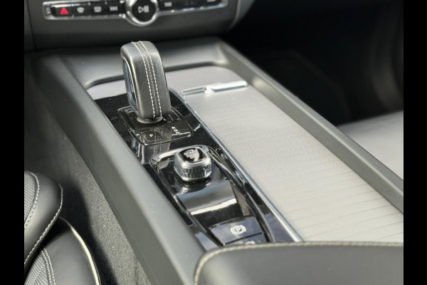 Volvo XC60 2.0 T6 340PK Plug-in hybrid AWD R-Design Facelift|Pano|H&K|Trekhaak|AutoPilot|20"