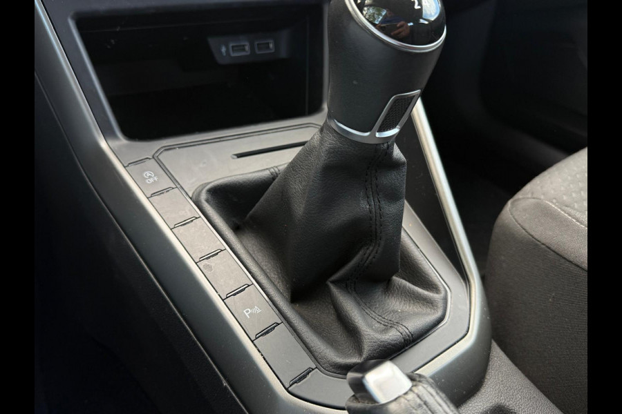 Volkswagen Polo 1.0 TSI Comfortline Prijs is een meeneemprijs van 13.950,- euro!