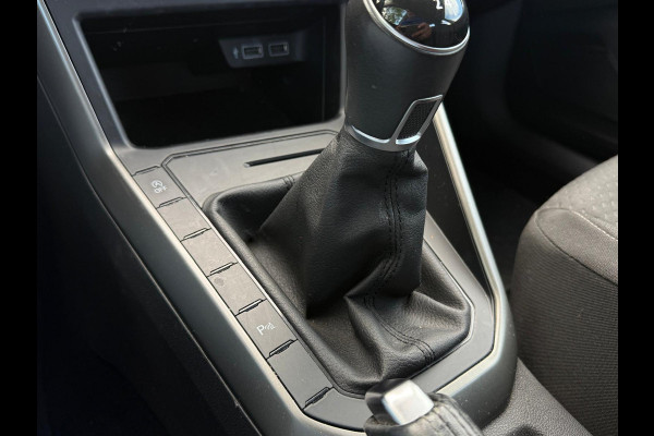 Volkswagen Polo 1.0 TSI Comfortline Prijs is een meeneemprijs van 13.950,- euro!