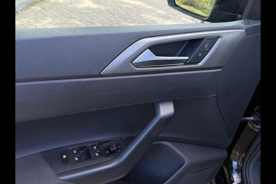 Volkswagen Polo 1.0 TSI Comfortline Prijs is een meeneemprijs van 13.950,- euro!
