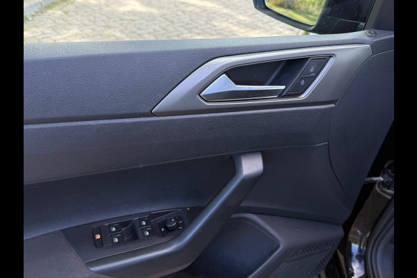 Volkswagen Polo 1.0 TSI Comfortline Prijs is een meeneemprijs van 13.950,- euro!