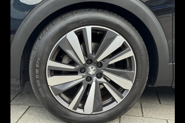 Peugeot 3008 1.2 PureTech GT Line - AUTOMAAT I Panorama dak I Navigatie I Airco I Sport velgen I LED / PDC I Dealer onderhouden