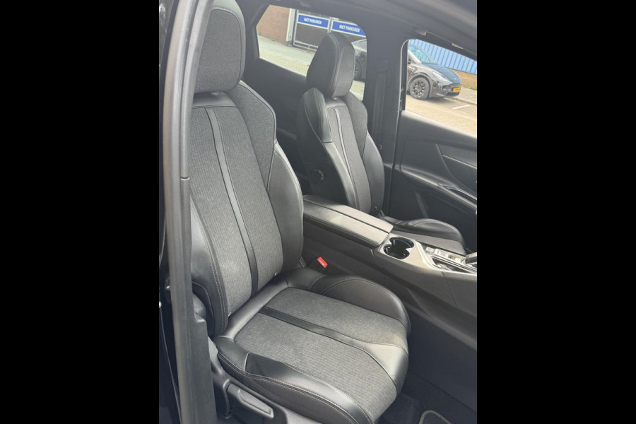 Peugeot 3008 1.2 PureTech GT Line - AUTOMAAT I Panorama dak I Navigatie I Airco I Sport velgen I LED / PDC I Dealer onderhouden