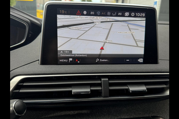 Peugeot 3008 1.2 PureTech GT Line - AUTOMAAT I Panorama dak I Navigatie I Airco I Sport velgen I LED / PDC I Dealer onderhouden