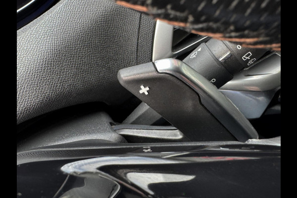 Peugeot 3008 1.2 PureTech GT Line - AUTOMAAT I Panorama dak I Navigatie I Airco I Sport velgen I LED / PDC I Dealer onderhouden