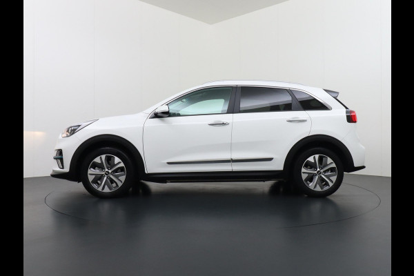 Kia e-Niro Edition 64 kWh VAN: 25.900,- VOOR 22.440,- UW HERFSTVOORDEEL: 3.460,- SOH 100% | recent onderhoud bij Kia gehad | Rijklaar + 12 mnd BOVAG garantie |