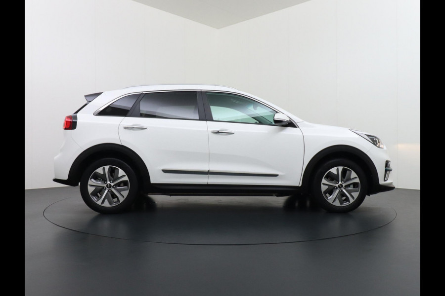 Kia e-Niro Edition 64 kWh VAN: 25.900,- VOOR 22.440,- UW HERFSTVOORDEEL: 3.460,- SOH 100% | recent onderhoud bij Kia gehad | Rijklaar + 12 mnd BOVAG garantie |