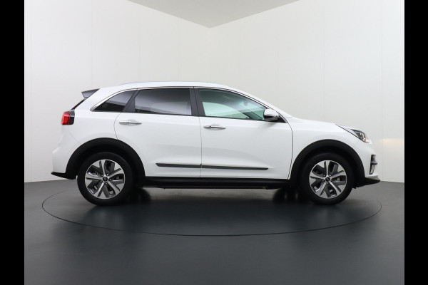 Kia e-Niro Edition 64 kWh VAN: 25.900,- VOOR 22.440,- UW HERFSTVOORDEEL: 3.460,- SOH 100% | recent onderhoud bij Kia gehad | Rijklaar + 12 mnd BOVAG garantie |