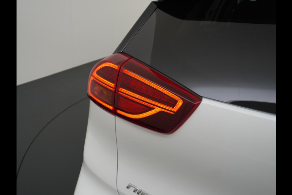 Kia e-Niro Edition 64 kWh VAN: 25.900,- VOOR 22.440,- UW HERFSTVOORDEEL: 3.460,- SOH 100% | recent onderhoud bij Kia gehad | Rijklaar + 12 mnd BOVAG garantie |