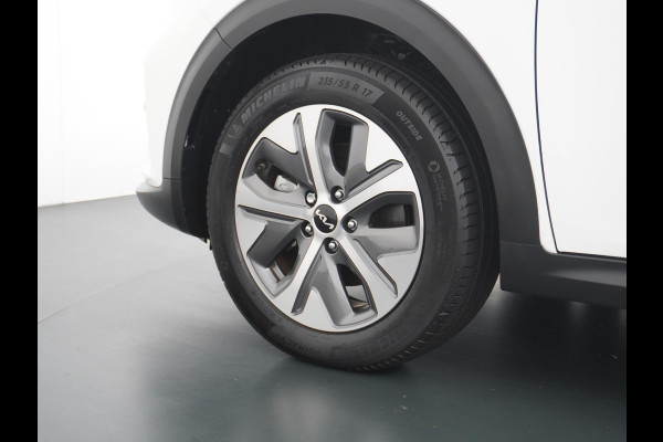 Kia e-Niro Edition 64 kWh VAN: 25.900,- VOOR 22.440,- UW HERFSTVOORDEEL: 3.460,- SOH 100% | recent onderhoud bij Kia gehad | Rijklaar + 12 mnd BOVAG garantie |
