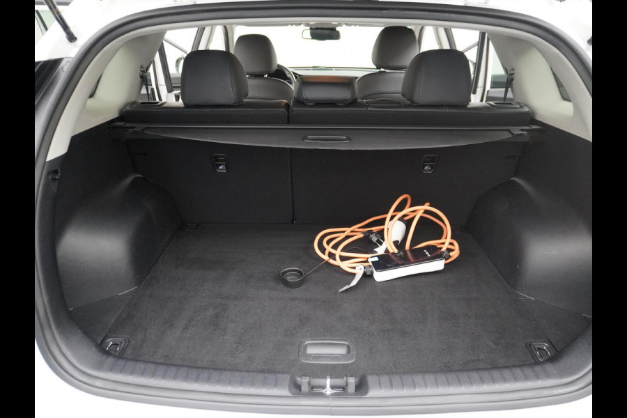Kia e-Niro Edition 64 kWh VAN: 25.900,- VOOR 22.440,- UW HERFSTVOORDEEL: 3.460,- SOH 100% | recent onderhoud bij Kia gehad | Rijklaar + 12 mnd BOVAG garantie |