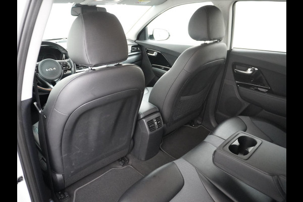 Kia e-Niro Edition 64 kWh VAN: 25.900,- VOOR 22.440,- UW HERFSTVOORDEEL: 3.460,- SOH 100% | recent onderhoud bij Kia gehad | Rijklaar + 12 mnd BOVAG garantie |