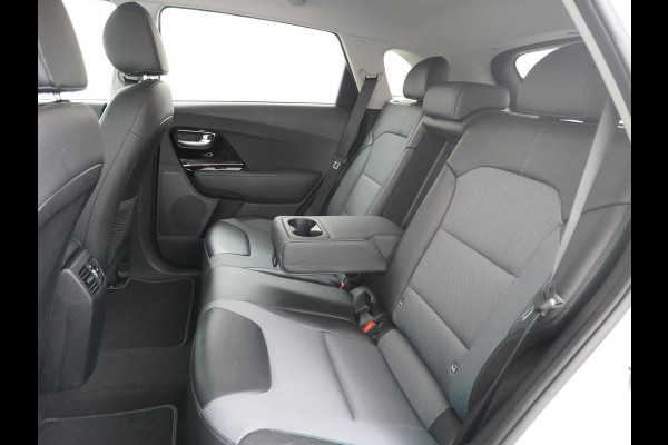 Kia e-Niro Edition 64 kWh VAN: 25.900,- VOOR 22.440,- UW HERFSTVOORDEEL: 3.460,- SOH 100% | recent onderhoud bij Kia gehad | Rijklaar + 12 mnd BOVAG garantie |