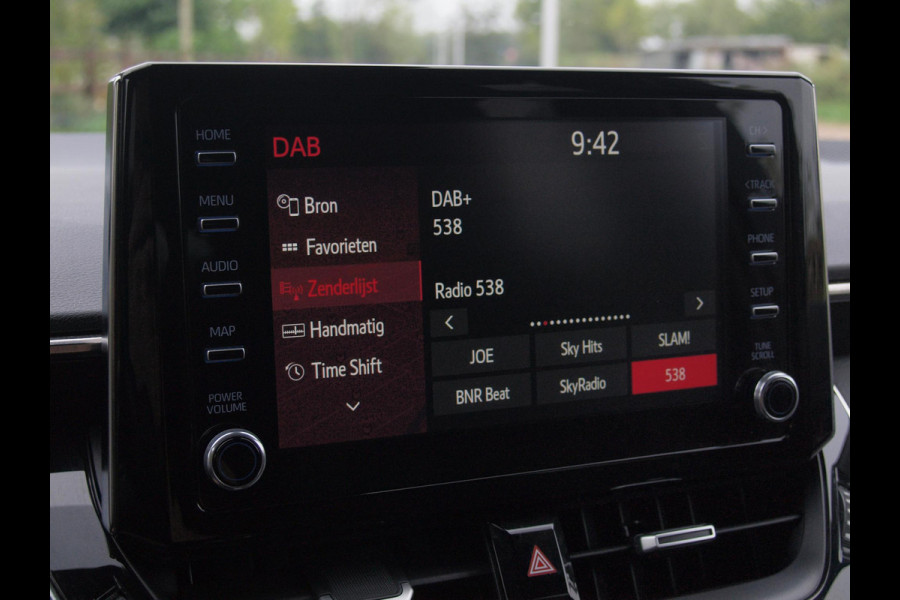 Toyota Corolla Touring Sports 1.8 Hybrid Business Black Style-pakket | 17 Inch | Camera | Apple Carplay | Cruise Control | NL-Auto |