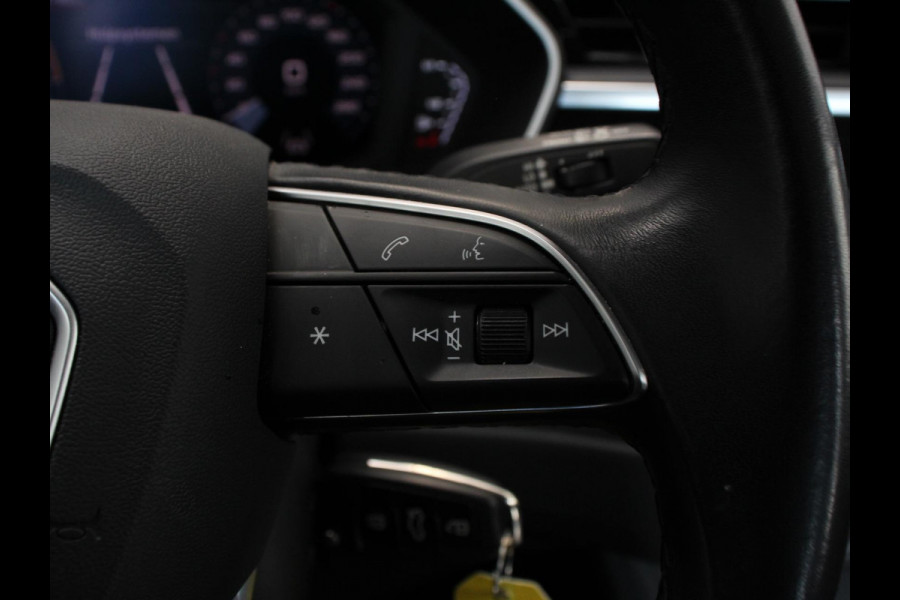Audi Q3 Sportback 45 TFSI Attitude Plus PHEV 245 PK Climatronic Adaptive Cruise control PDC V + A Navigatie Elektrische Kofferbak LMV Velgen