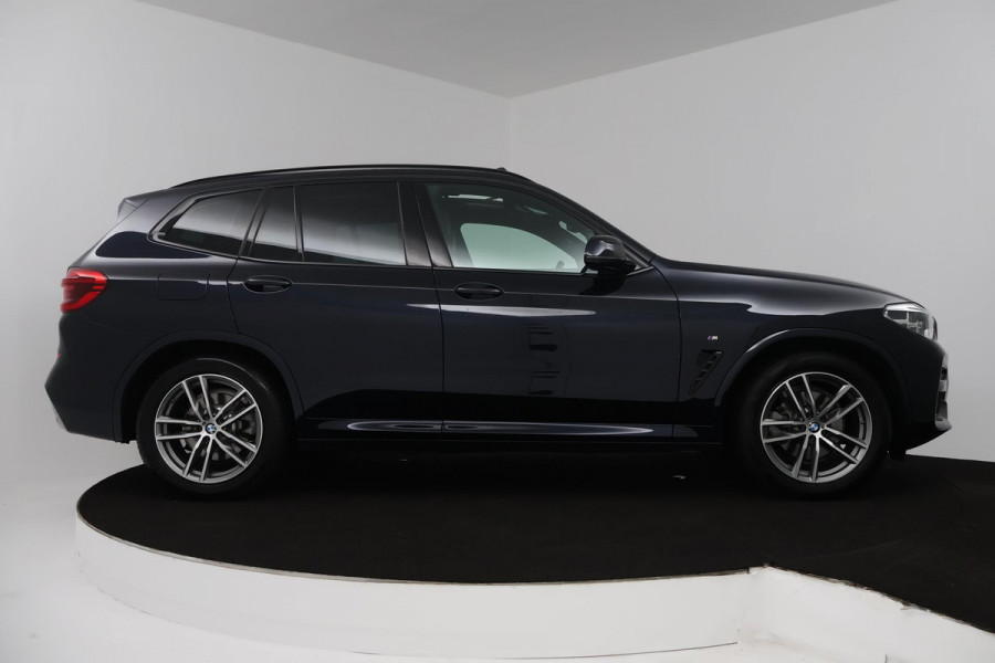 BMW X3 XDrive20i High Executive (PANORAMADAK, TREKHAAK, SFEER, NAVIGATIE, STOELVERWARMING, AUTOMAAT, DEALER ONDERHOUDEN)