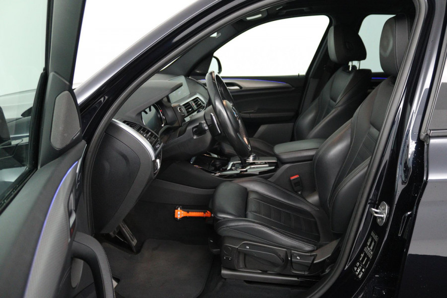 BMW X3 XDrive20i High Executive (PANORAMADAK, TREKHAAK, SFEER, NAVIGATIE, STOELVERWARMING, AUTOMAAT, DEALER ONDERHOUDEN)