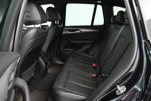 BMW X3 XDrive20i High Executive (PANORAMADAK, TREKHAAK, SFEER, NAVIGATIE, STOELVERWARMING, AUTOMAAT, DEALER ONDERHOUDEN)