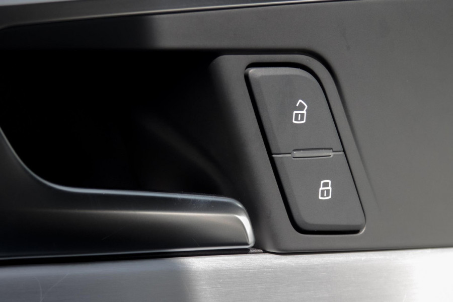 Audi A5 Sportback 2.0 TFSI MHEV Sport S-line Edition | S-LINE INTERIEUR | STOELVERWARMING | NAVIGATIE | AFGEVLAKT SPORTSTUUR
