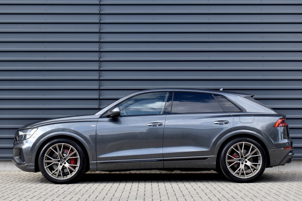 Audi Q8 55 TFSI e Quattro Pro Line S | ACC | RS-Seats | Head-Up | B&O | Softclose | 22'' Velgen | Stuurverwarming | Matrix | Nachtzicht |