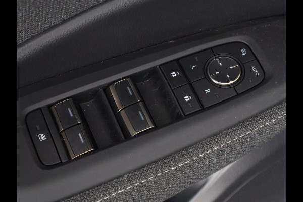 Lexus LBX Business Line Pro 2WD | Dodehoek detectie | Stuur- & Stoelverwarming | Navigatie | Parkeersensoren