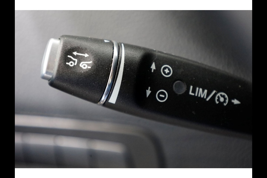 Mercedes-Benz Vito 114 CDI 136pk Compact 9G Automaat 2x Schuifdeur/LED/Camera/Inrichting 05-2022