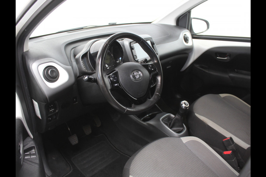 Toyota Aygo 1.0 VVT-i x-play CARPLAY | AIRCO | LED | CAMERA | STB | ISOFIX