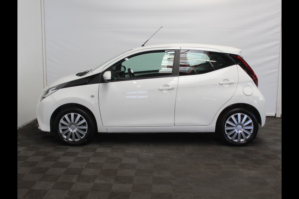 Toyota Aygo 1.0 VVT-i x-play CARPLAY | AIRCO | LED | CAMERA | STB | ISOFIX