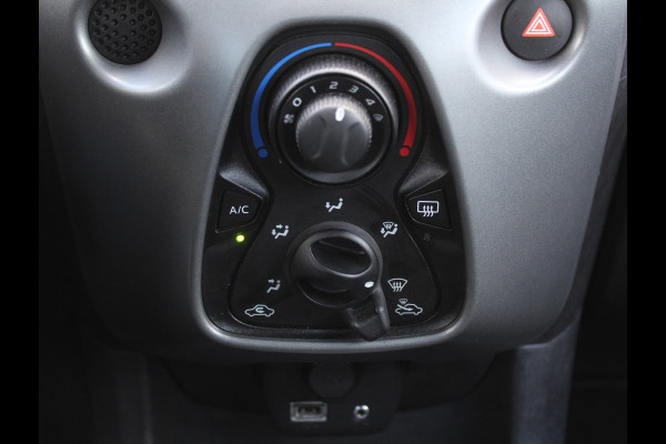 Toyota Aygo 1.0 VVT-i x-play CARPLAY | AIRCO | LED | CAMERA | STB | ISOFIX