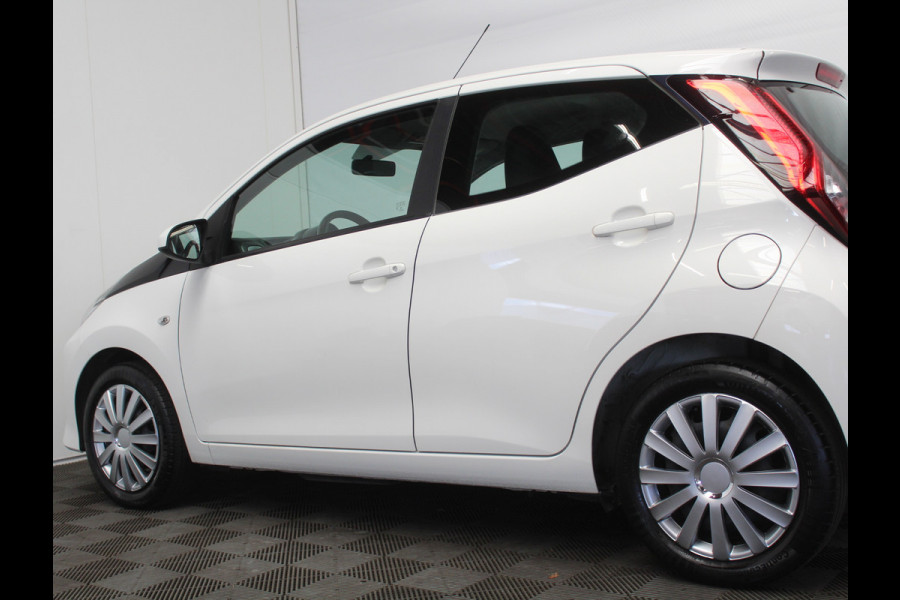 Toyota Aygo 1.0 VVT-i x-play CARPLAY | AIRCO | LED | CAMERA | STB | ISOFIX