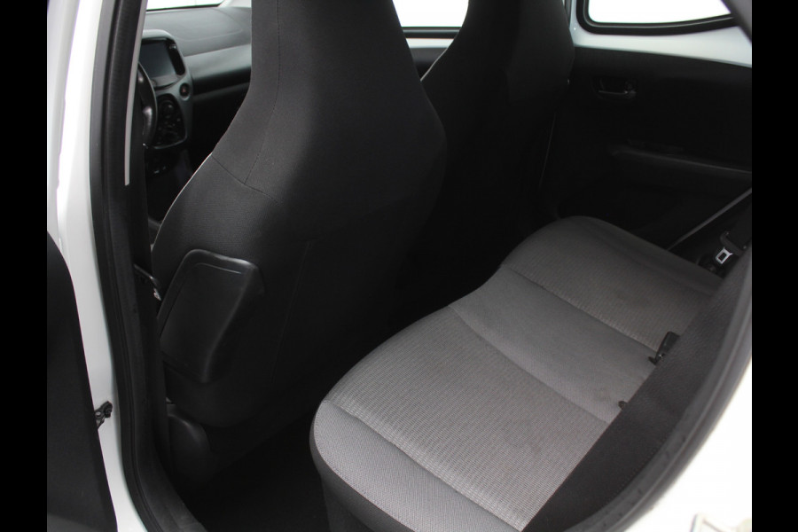 Toyota Aygo 1.0 VVT-i x-play CARPLAY | AIRCO | LED | CAMERA | STB | ISOFIX