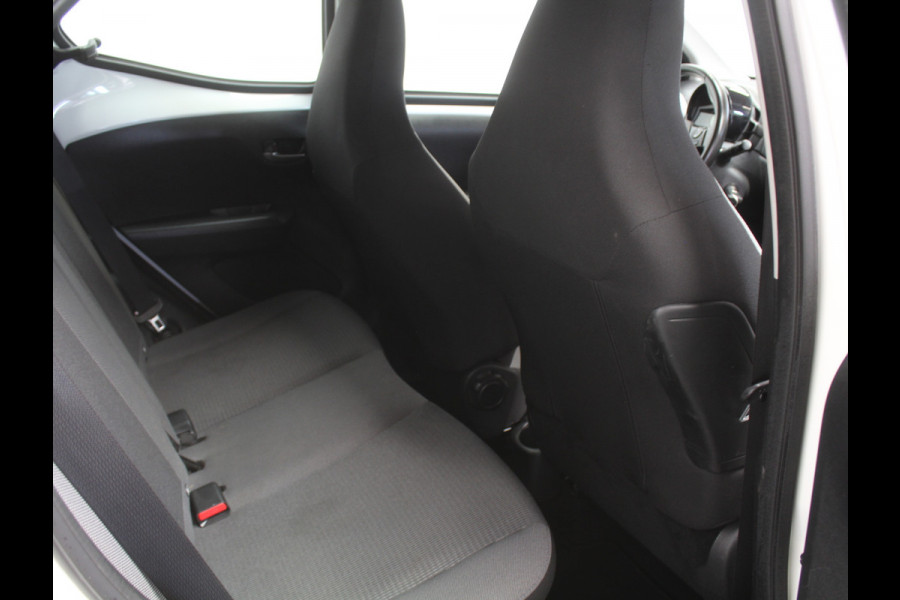 Toyota Aygo 1.0 VVT-i x-play CARPLAY | AIRCO | LED | CAMERA | STB | ISOFIX