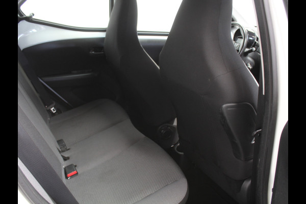 Toyota Aygo 1.0 VVT-i x-play CARPLAY | AIRCO | LED | CAMERA | STB | ISOFIX