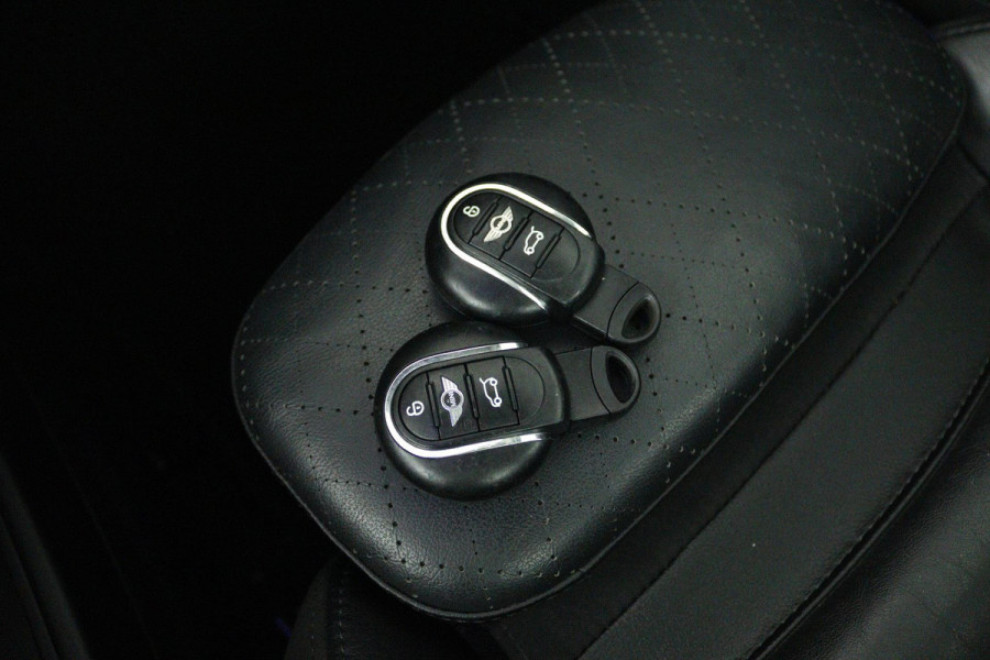 MINI Countryman 1.5 Cooper Chili (PANORAMADAK, STOELVERWARMING, ACHTERUITRIJCAMERA, CRUISE CONTROL, SFEER, HEAD-UP DISPLAY)