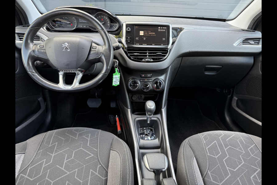 Peugeot 2008 1.2 PureTech Blue Lion 110pk,Trekhaak,2e Eigenaar,Navi,Automaat,Airco,Cruise,Lm velgen,Apk tot 03-2026