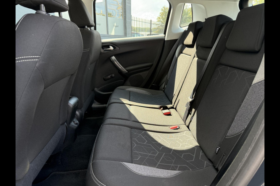 Peugeot 2008 1.2 PureTech Blue Lion 110pk,Trekhaak,2e Eigenaar,Navi,Automaat,Airco,Cruise,Lm velgen,Apk tot 03-2026