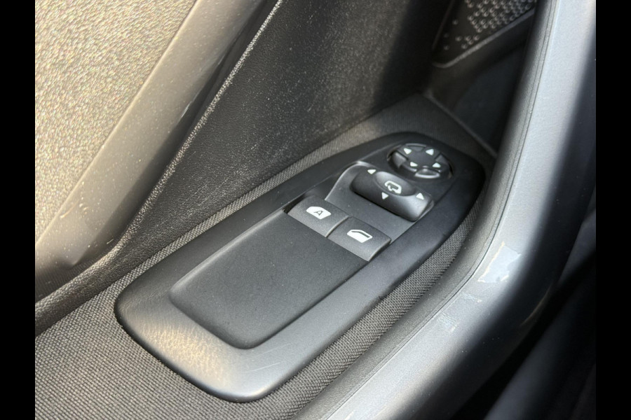 Peugeot 2008 1.2 PureTech Blue Lion 110pk,Trekhaak,2e Eigenaar,Navi,Automaat,Airco,Cruise,Lm velgen,Apk tot 03-2026