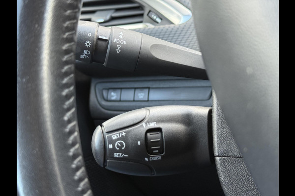 Peugeot 2008 1.2 PureTech Blue Lion 110pk,Trekhaak,2e Eigenaar,Navi,Automaat,Airco,Cruise,Lm velgen,Apk tot 03-2026