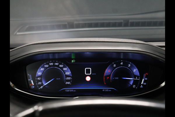 Peugeot 5008 1.2 PureTech Blue Lease Executive [TREKHAAK, PDC V+A, APPLE CARPLAY, ANDROID AUTO, CRUISE CONTROL, 7 PERSOONS, AUTOMATISCHE AIRCO, NAVIGATIE, NIEUWSTAAT]
