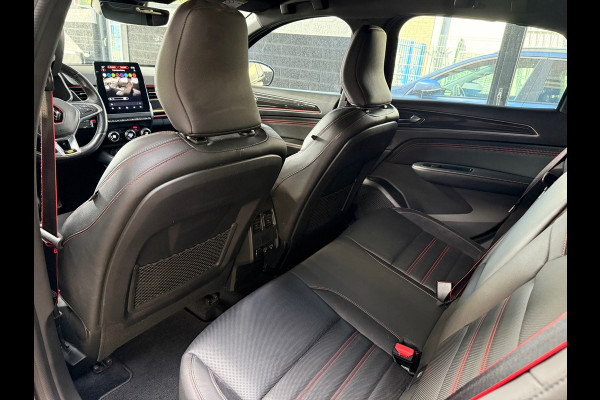 Renault Arkana 1.6 E-Tech Hybrid 145 R.S. Line | Leder/alcantara | Camera | LED | 18 inch | Sfeer | Elektr. stoelen | Carbon