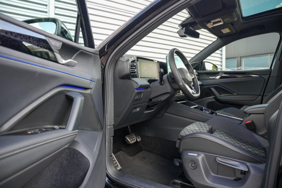 Volkswagen Tiguan 1.5 eTSI R-Line Business Panoramadak Ambient IQ Light Harman/Kardon Sportstoelen HeadUp